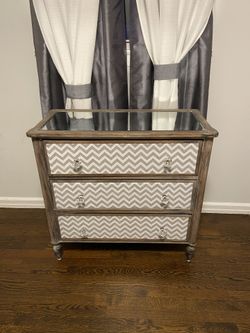 Mirror dresser