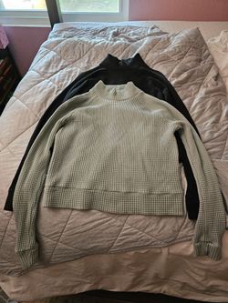 The North Face Mock Neck Chabot Top Size Small