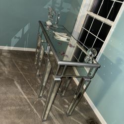 Luxurious Glass Table 