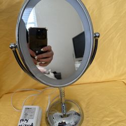 Conair Light Up Plug In Mack Up Mirror 