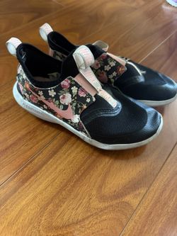 Girl Shoes Size 3 ( 7 Pairs Of Shoes)