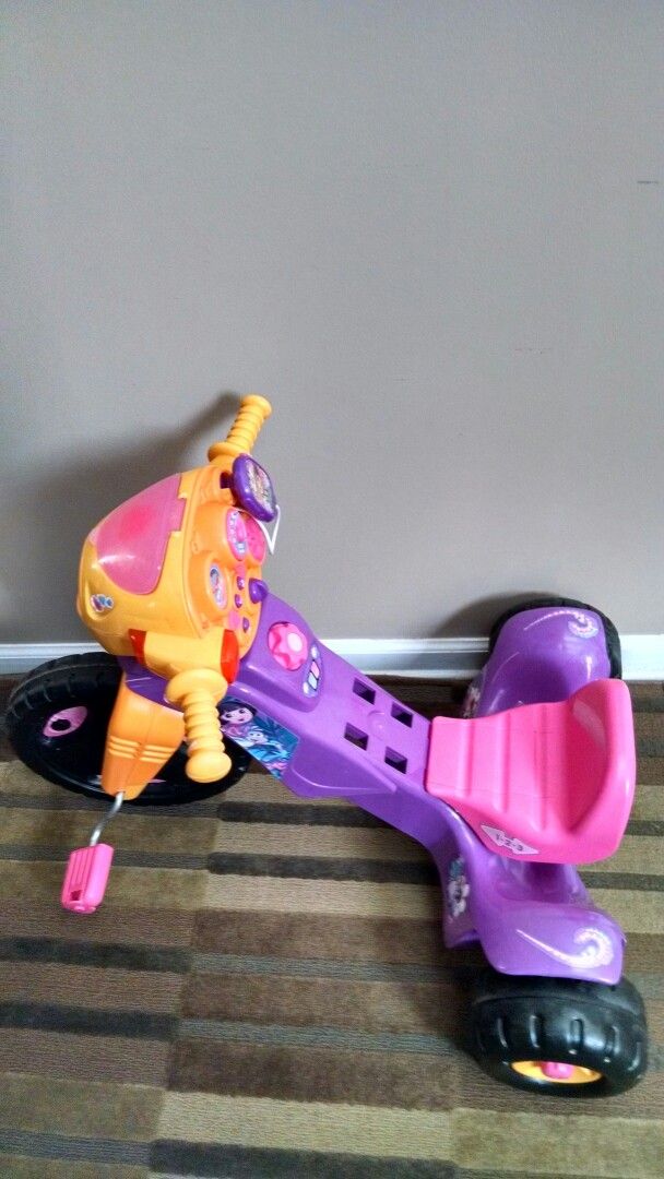 Fisher Price Dora Lights and Sound Big Wheel Trike
