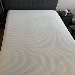 Selling Bed, Perfect Condition, Used But New With No Issues Comes With Bed Frame Pick Up Only