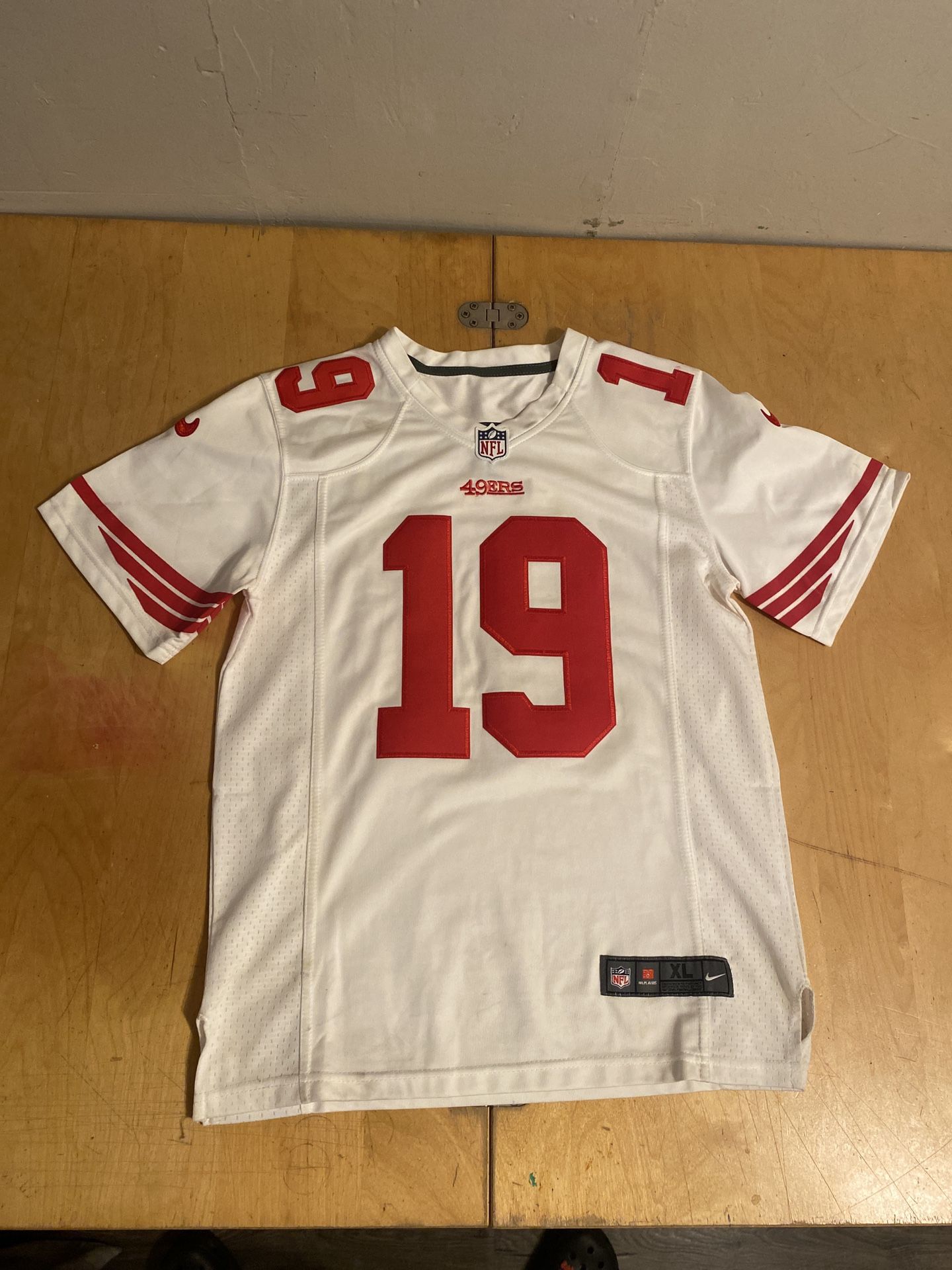 Kids Nike 49ers Deebo Samuel Jersey Size XL (18-20) for Sale in Hollister,  CA - OfferUp