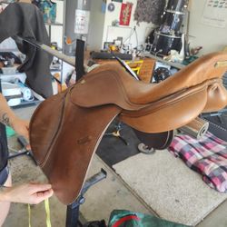 Collegiate Saddle (English)