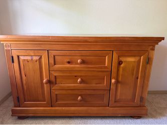 Brown Dresser/Cabinet