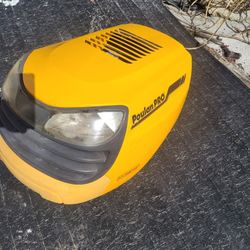 ((READ AD))((HOOD poulan/craftsman)) Riding Mower 