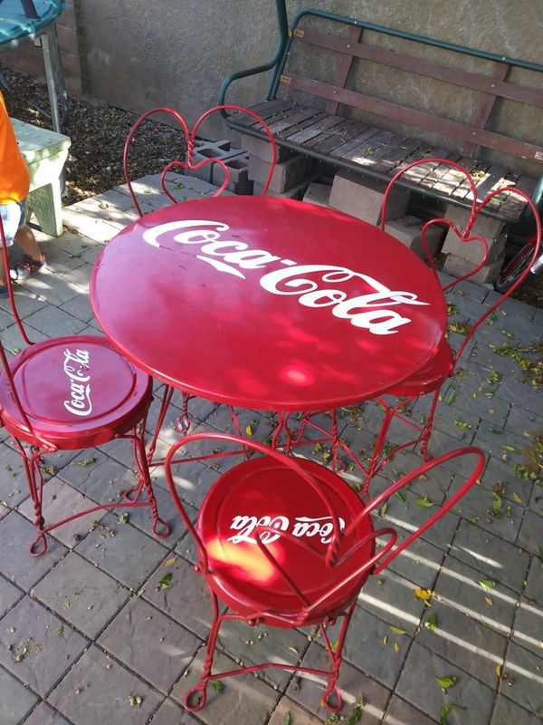 Vintage Coca Cola Table And Chairs For In Tracy Ca Offerup