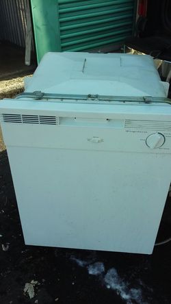 DISH WASHER FRIDGIDAIRE WORK GREAT