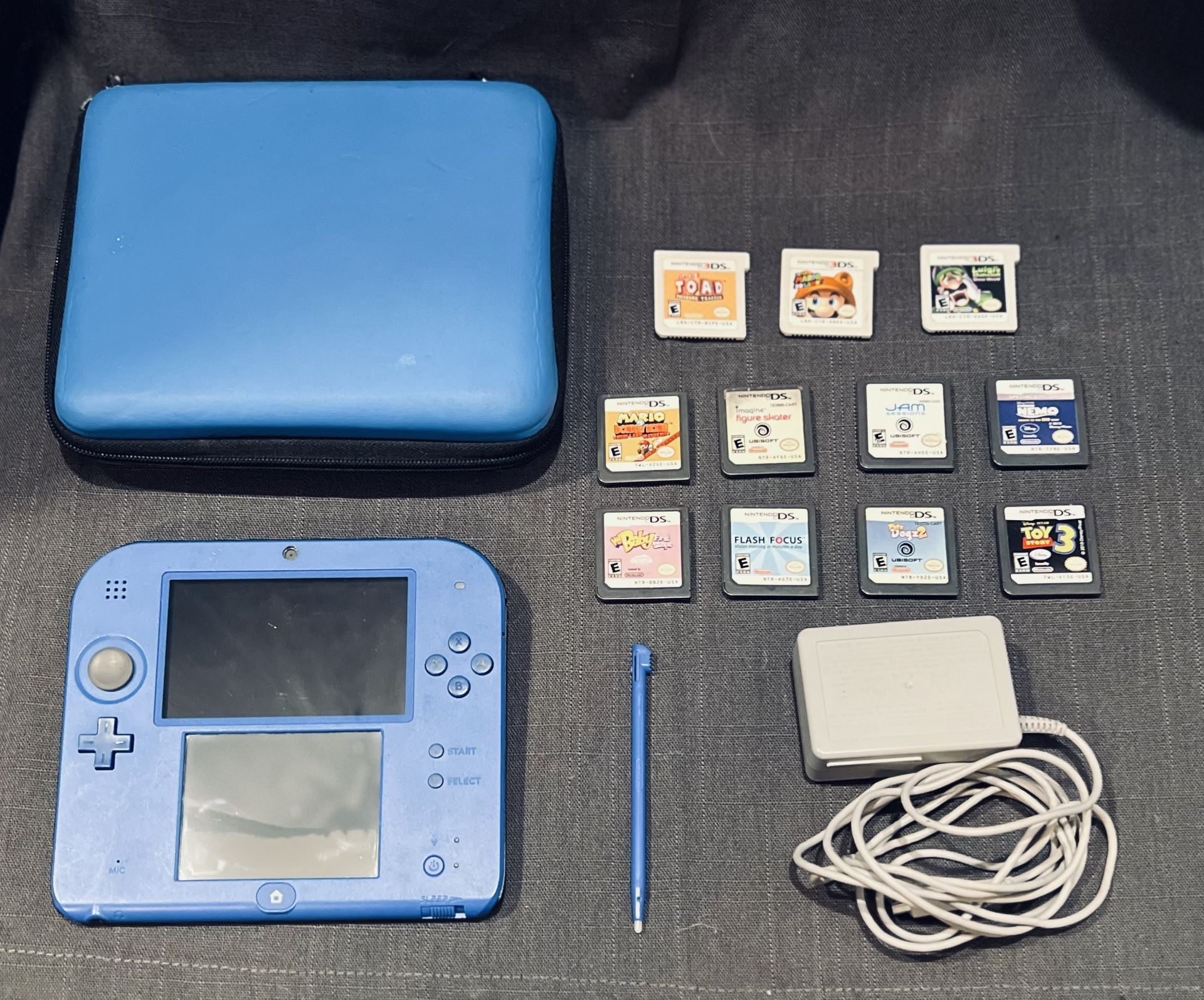 Nintendo 2DS With (travel Case, 12 Games, Original Charger, Stylus Pen)