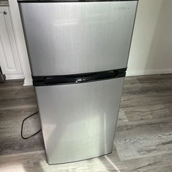 Small apartment size Refrigerator