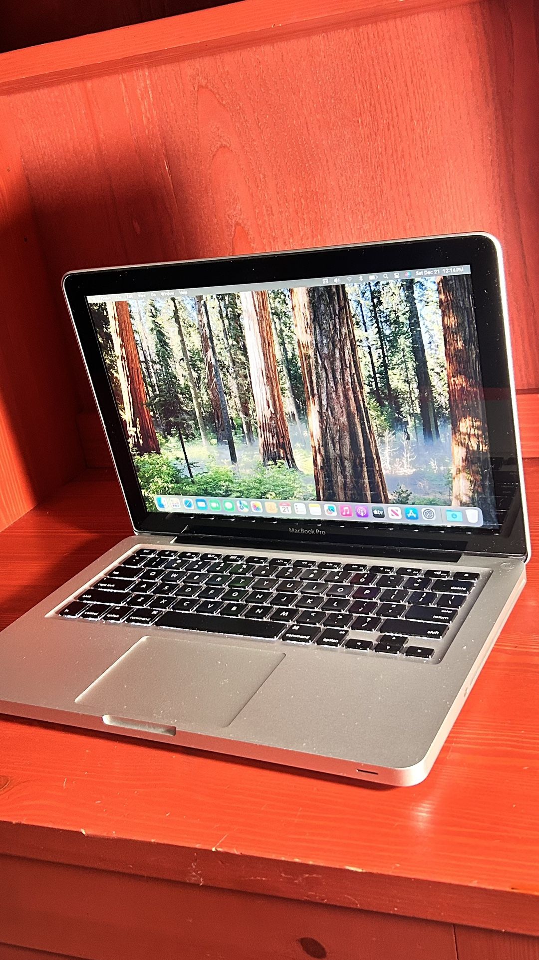 Apple Macbook Pro 13” I5 Processor 8GB RAM 256GB SSD macOS 15.1