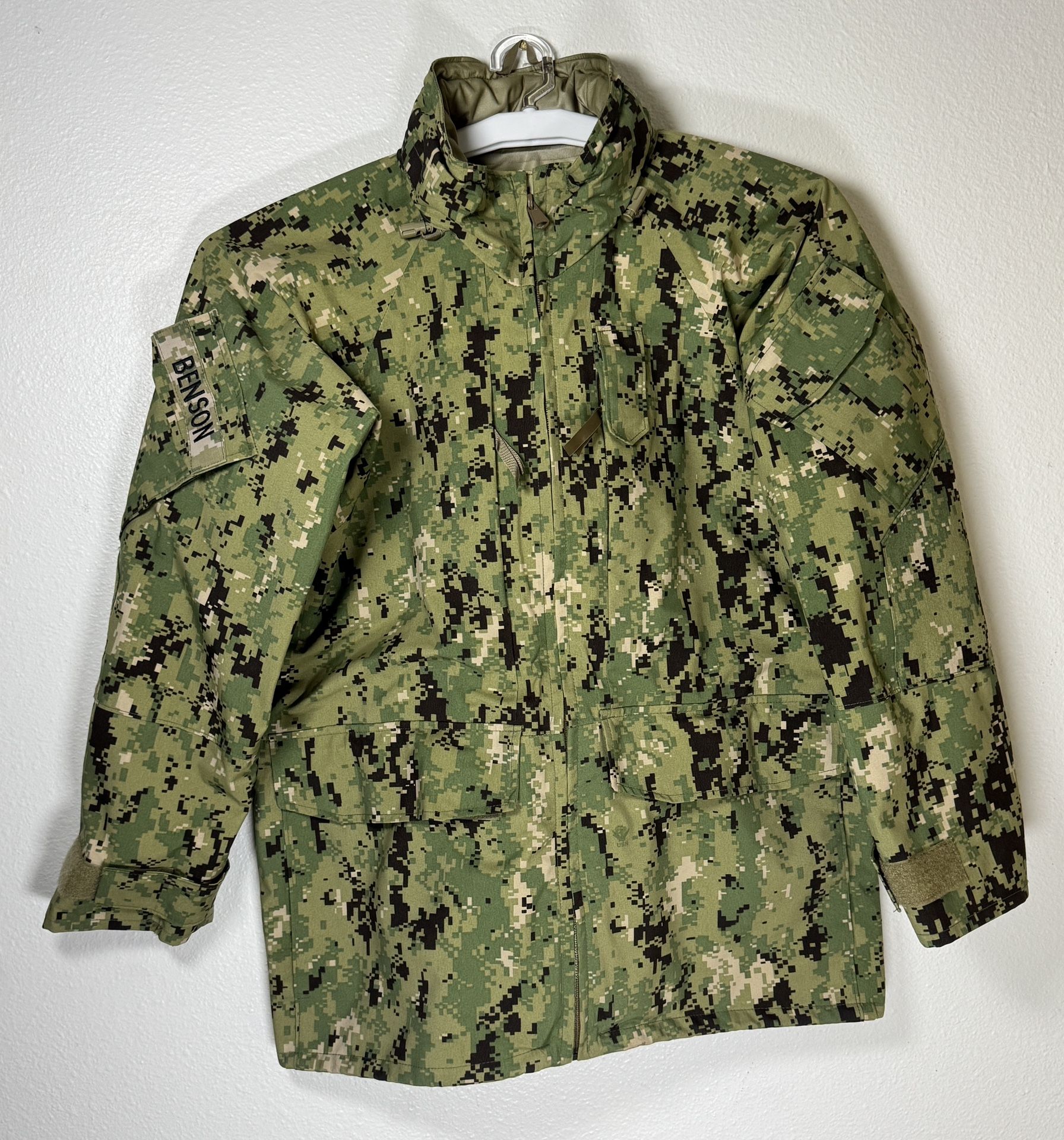 US Navy Type III Parka Working Size Medium M Regular Digital Camo