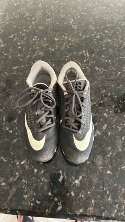 Softball or soccer cleats size 6Y