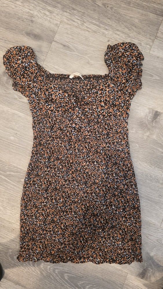 “Floral Smocked Mini Dress – Puff Sleeve | 🌼”