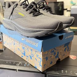 New Black Brooks Ghost 17 