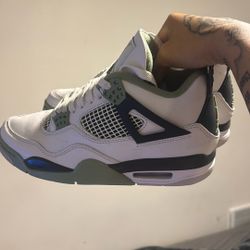 Air Jordan 4 retros 