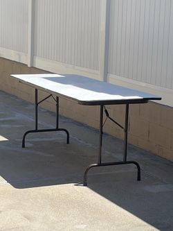 6’ long portable table 15