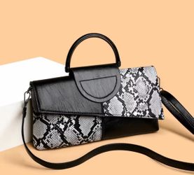 Black Snake Print Crossbody Handbag
