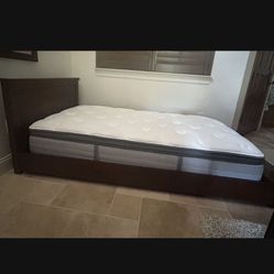 TWIN Bed Low Profile Bed Frame  Includes Quality  Mattress Pottery Barn Brand 