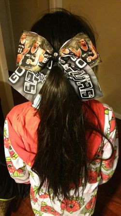 Spurs Bows