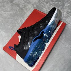 NIKE AIR VAPORMAX PLUS