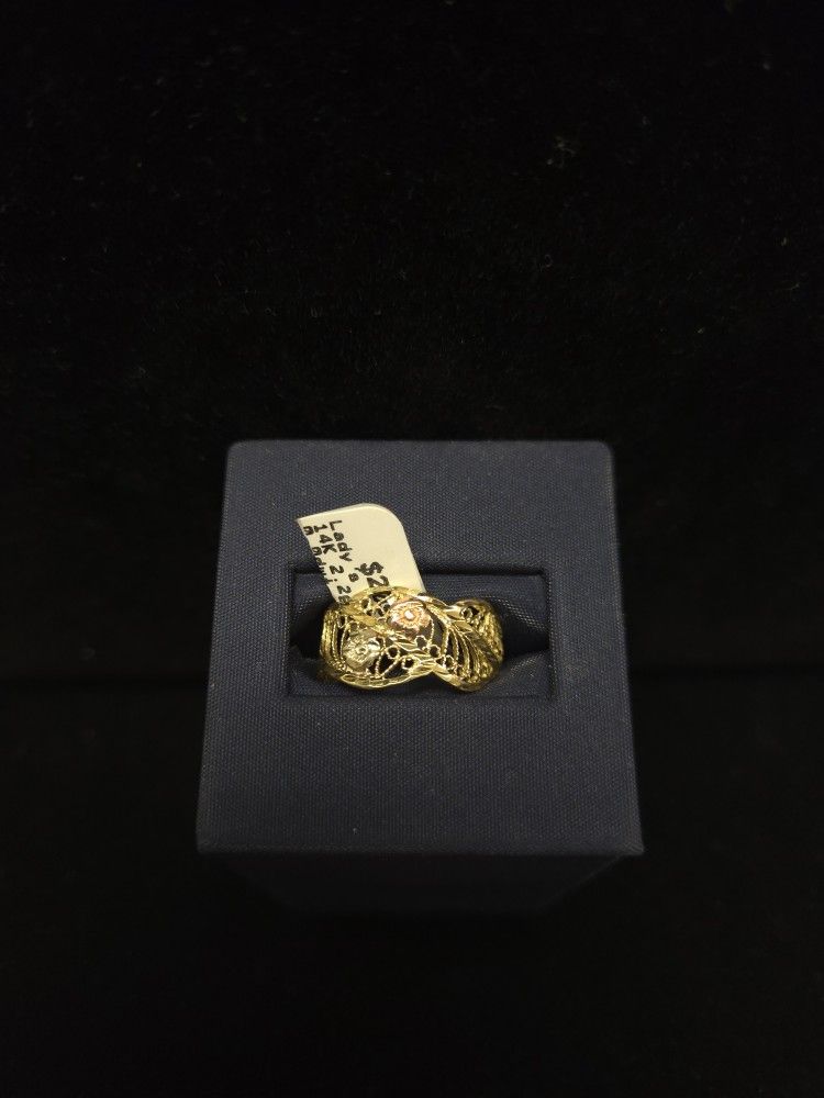 14k Gold Lady's Ring