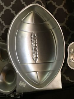 Football cake pan Wilton