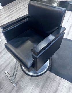 SALON CHAIR