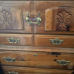 Dresser 