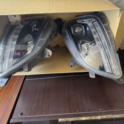 Peterbilt 579 sequential Black headlight assembly