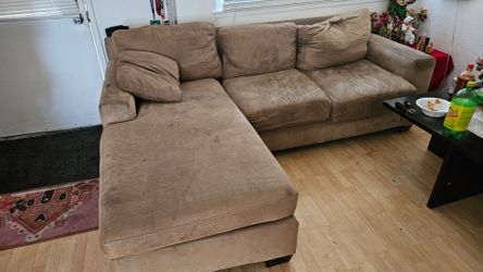 Free!! Must pick up today 6/5 if not it's going to the dump