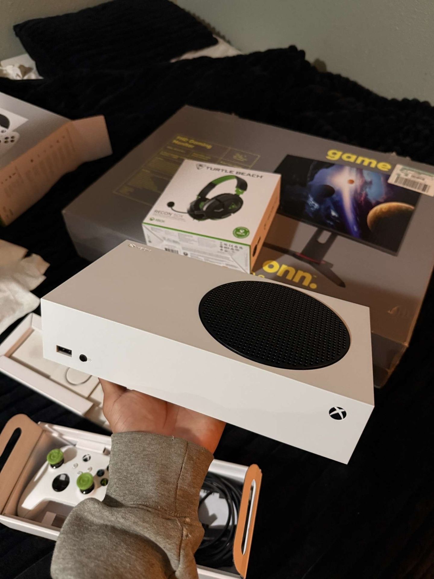 Xbox Series S 1TB And Headset 