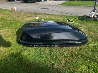 Hard shell roof top cargo box