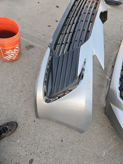 Toyota Camry LE XLE front bumper Oem