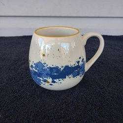 Meritage Coffee Mug White with Blue Splatter Gold Trim