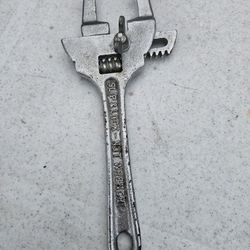 SLIP AND LOCK  NUT WRENCH  FOR SINK AND BASIN