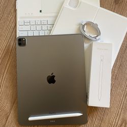 iPad Pro 12.9” (M2 chip / 2022 model) 6th Generation 128GB with  keyboard case and stylus pen 