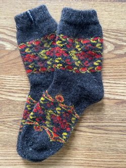 New Russian Made Wool Socks Women’s Size 7.5-9 Colors Red/Yellow/Brownish Gray