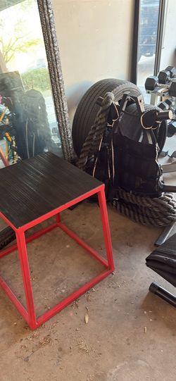 Battle ropes and plyo jump box