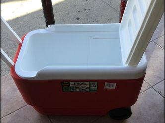 Cooler 30 quarter. With wheels is new never used