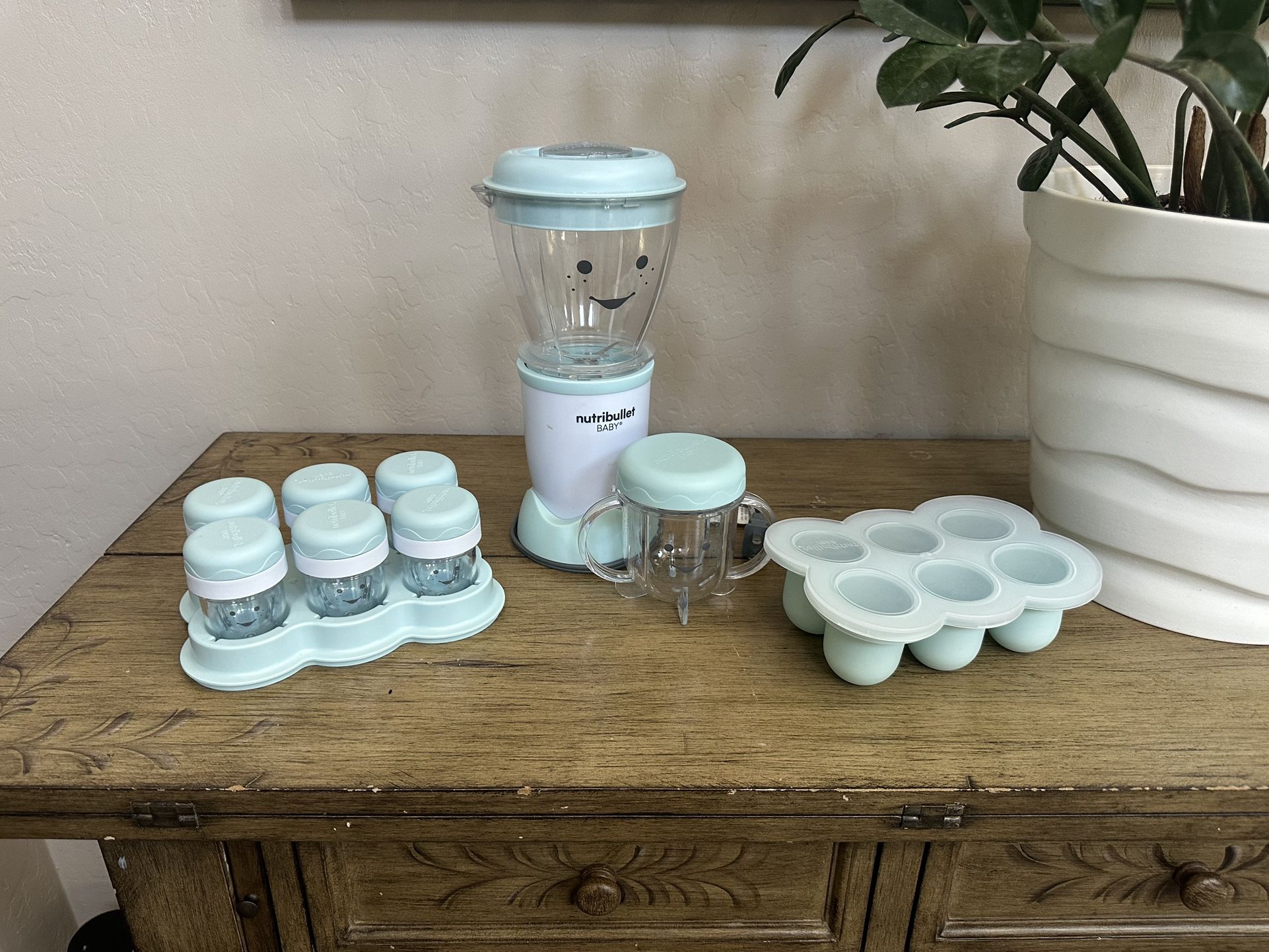 Nutribullet Baby Food Maker – Complete Set w/ Storage Jars & Freezer Tray