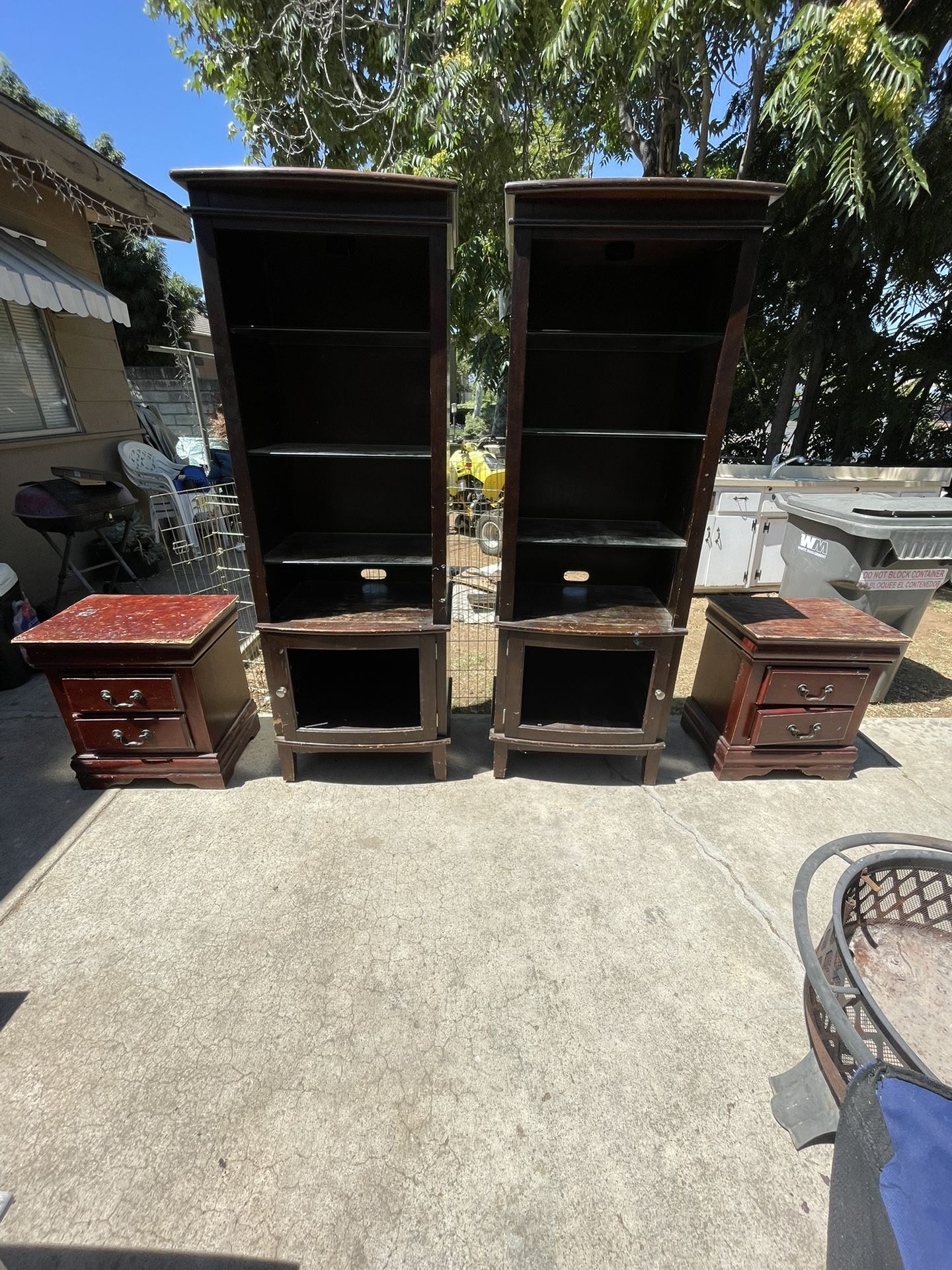 Wooden dresser, nightstands & adjustable bookshelves 