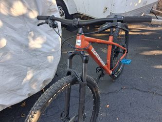 Santa Cruz Chameleon and Women's Trex - $800 (Ramona)