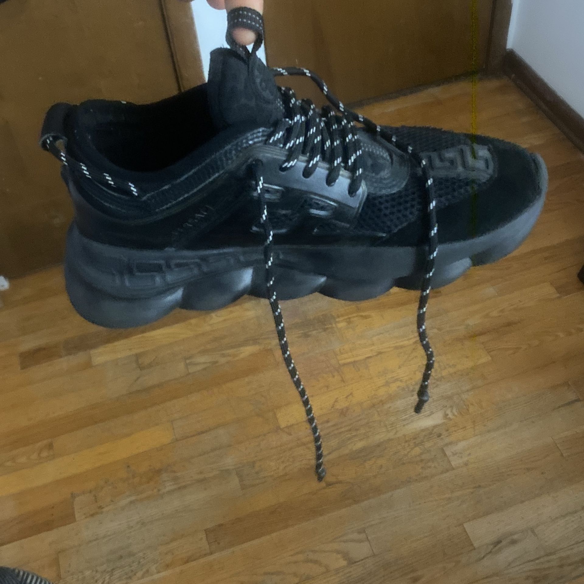 Versace Chain Reaction