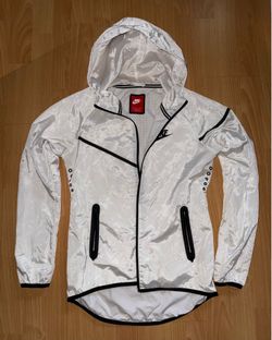 Nike Women’s Tech Windbreaker/Windrunner