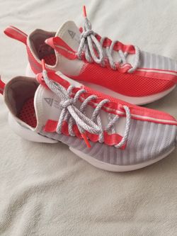 Reebok womens shoe