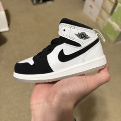 Size 8C - Air Jordan 1 Mid Diamond Shorts (TD) Toddler size