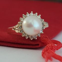 ❤️14k Size 6 Precious Solid Yellow Gold Fresh-Water Pearl and Diamond Ring!/ Anillo de Oro con 1 Perla y Diamantes! 👌🎁Post Tags: Anillo de Oro
