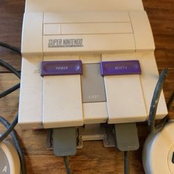 Super NES Mini With 21 Games And 2 Controllers 